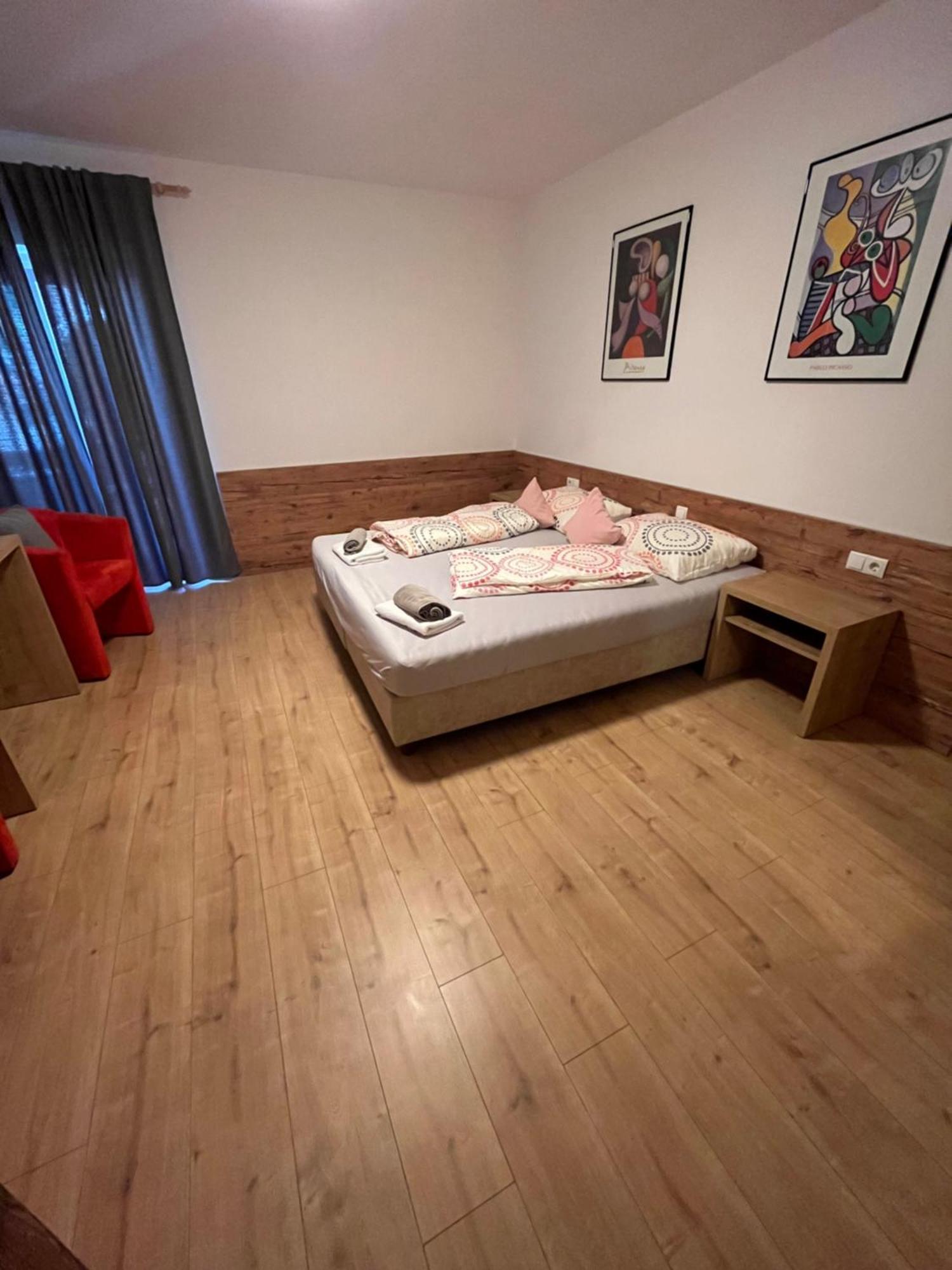 Hotel Krone Morter ภายนอก รูปภาพ